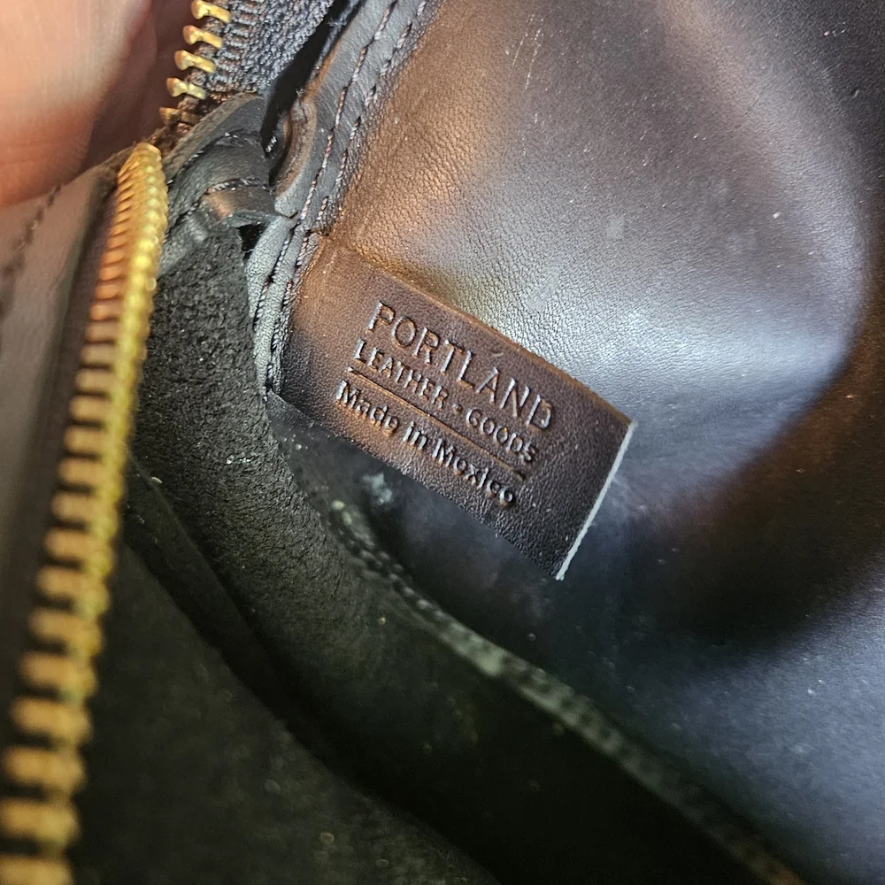Portland Leather Black Bag - Picture 4 of 5